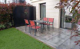 DISNEY - PARIS 5 Min DE DISNEY - PK privé gratuit - 4 personnes - Terrasse jardin